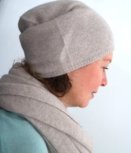 Load the image into the gallery viewer, Esisto cashmere beanie thin
