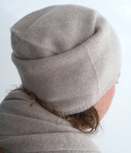 Load the image into the gallery viewer, Esisto cashmere beanie thin
