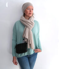 Load the image into the gallery viewer, Esisto cashmere beanie thin
