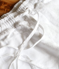 Load the image into the gallery viewer, The Shirt Project Linen Trousers
