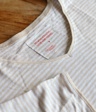 Load the image into the gallery viewer, The Shirt Project Linen stripe shirt V-neck half-sleeve
